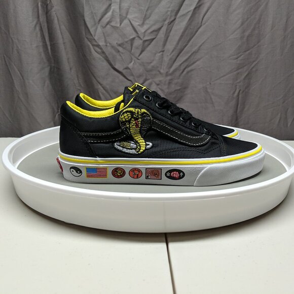 VANS x Cobra Kai Dojo Old Skool Low Skate Shoes Sneakers Black NWT B5.5 / W7 - Picture 1 of 9
